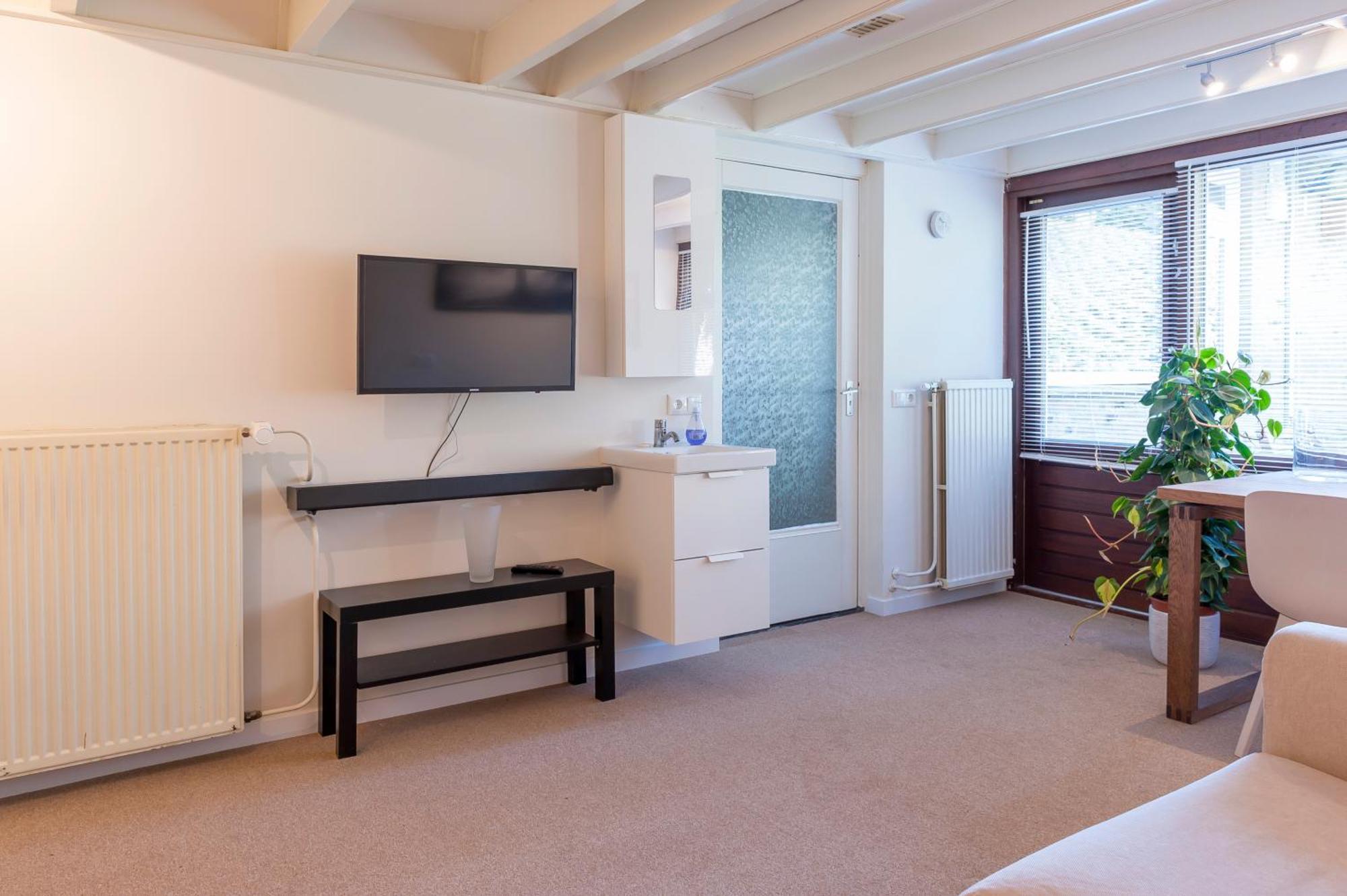Backroom In With Private Garden Very Near Centre And Tue Séjour chez l'habitant Eindhoven